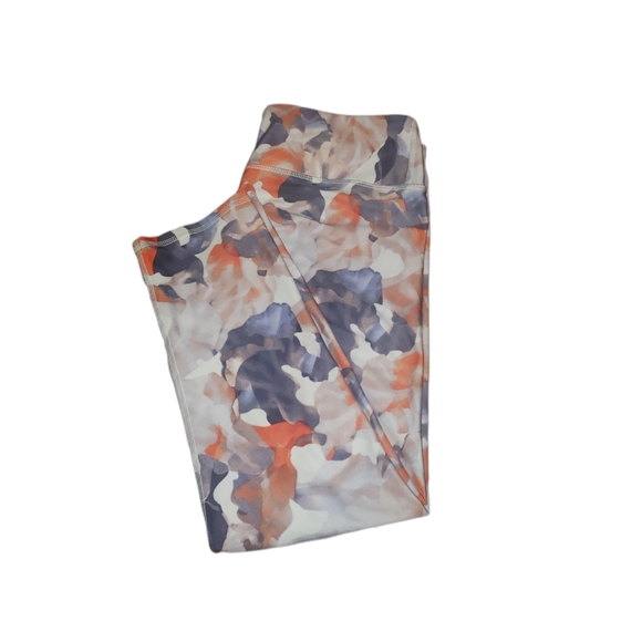 Fabletics capri (size medium) - Picture 3 of 8